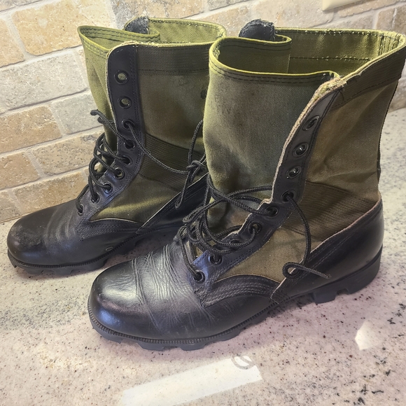 Vintage Military Combat Boots in Green and Black - Picture 3 of 10